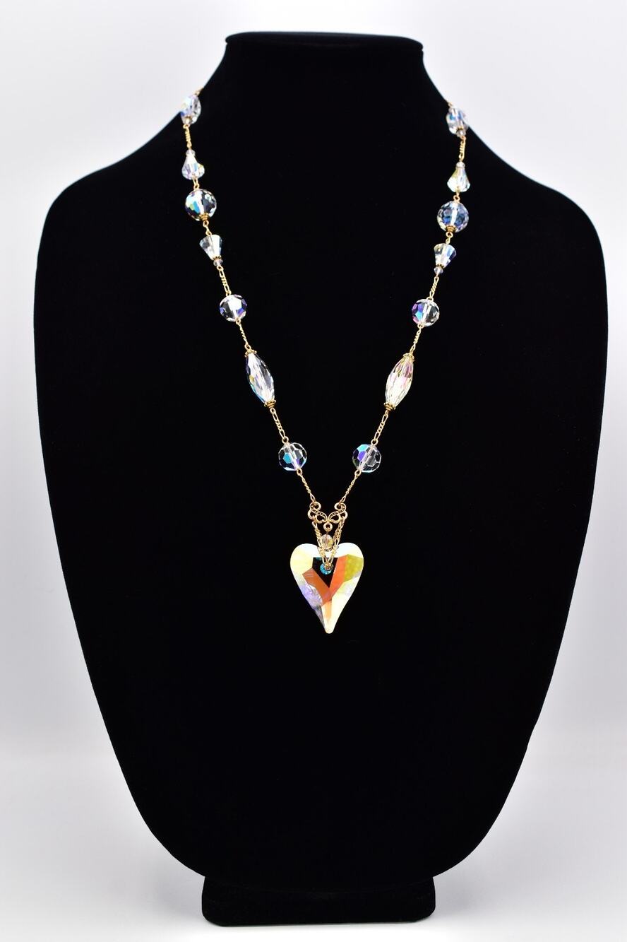 Vintage Aurora Borealis Crystal Heart Gold Tone Beaded Pendant Necklace BinBH